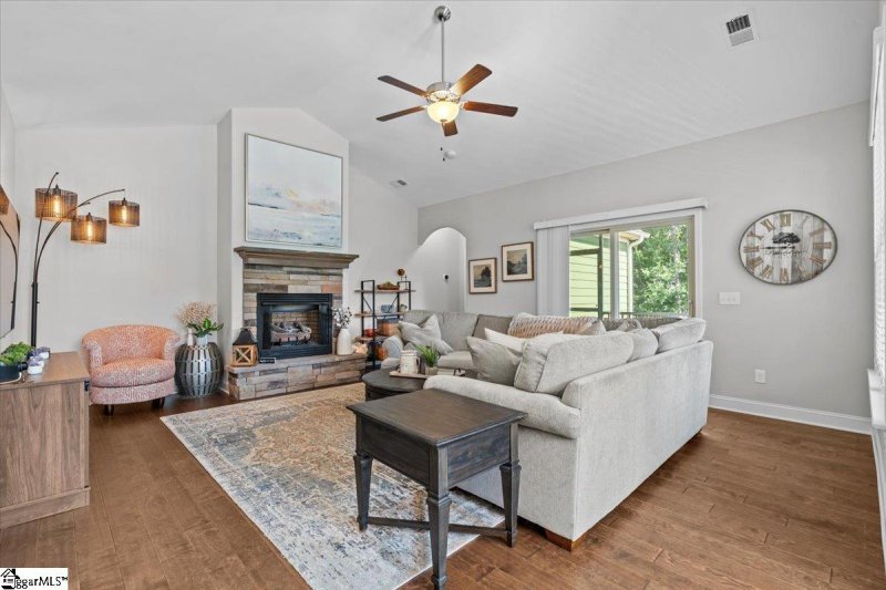 Property image 4 at 112 Trimpley Lane, Simpsonville, SC 29681