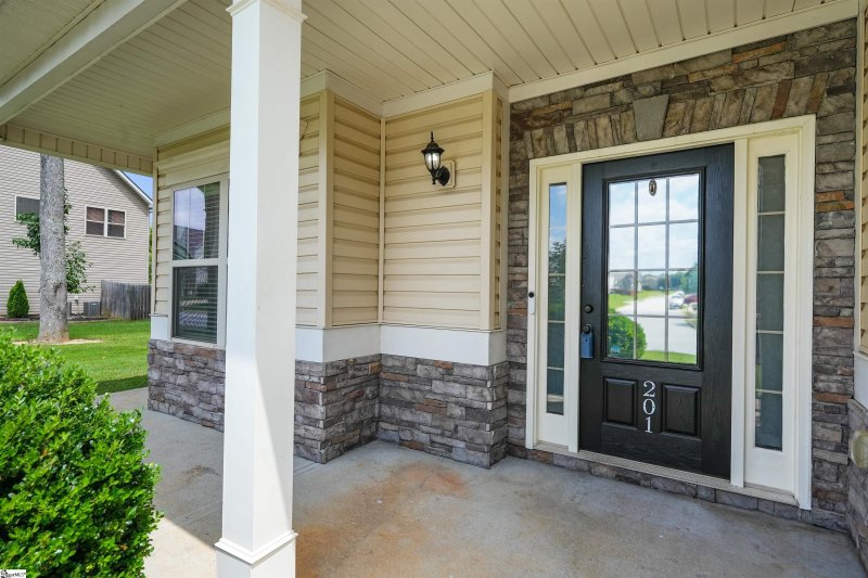 Property image 4 at 201 Chesnut Grove Lane, Simpsonville, SC 29680