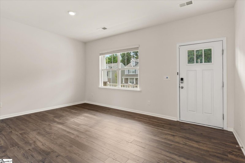 Property image 4 at 719 Liberty Walk Lane, Simpsonville, SC 29681