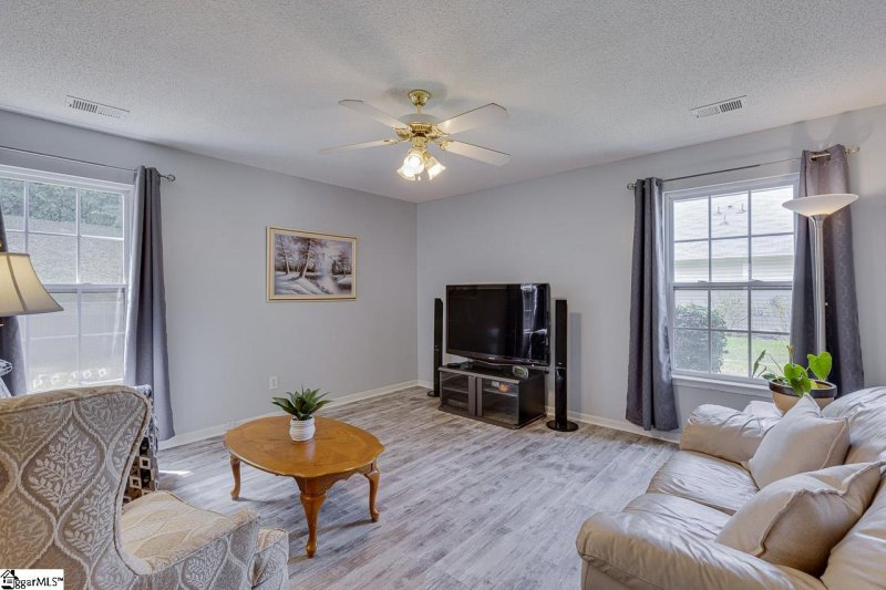 Property image 5 at 508 Crescentwood Court, Taylors, SC 29687