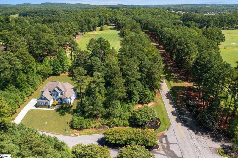 Property image 2 at 2 Signature Drive, Travelers Rest, SC 69690