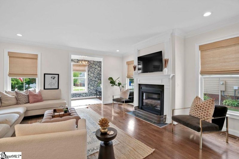 Property image 3 at 21 Highcroft Court, Greenville, SC 29607