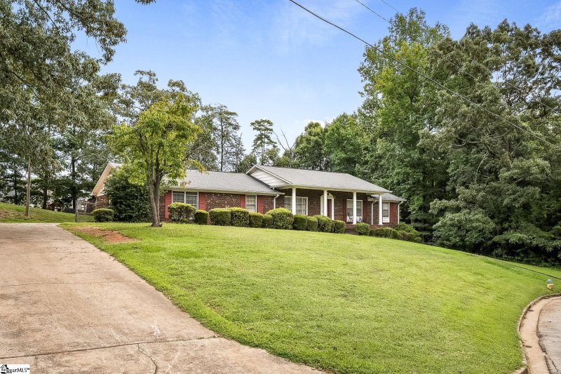 Property image 2 at 116 Mount Vernon Circle, Greer, SC 29651