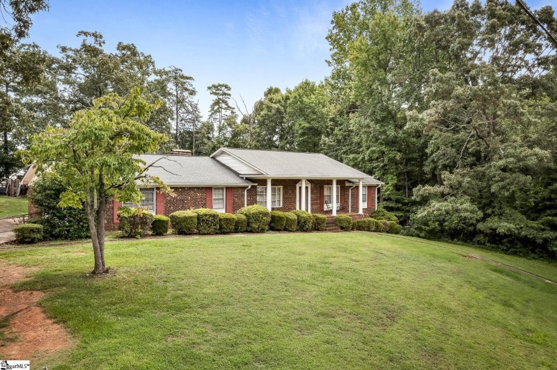Property image 3 at 116 Mount Vernon Circle, Greer, SC 29651