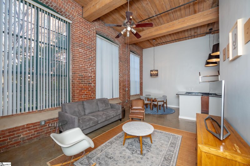 Property image 3 at 400 Mills Avenue, Greenville, SC 29605