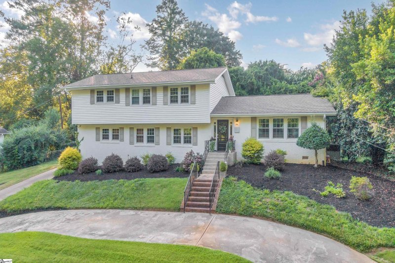 Property image 2 at 425 Pimlico Road, Greenville, SC 29607