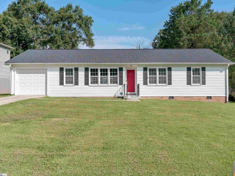 Property image 2 at 6 Wiltshire Court, Taylors, SC 29687