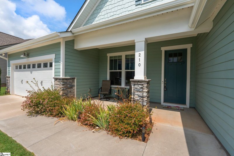 Property image 3 at 210 Durness Drive, Simpsonville, SC 29681