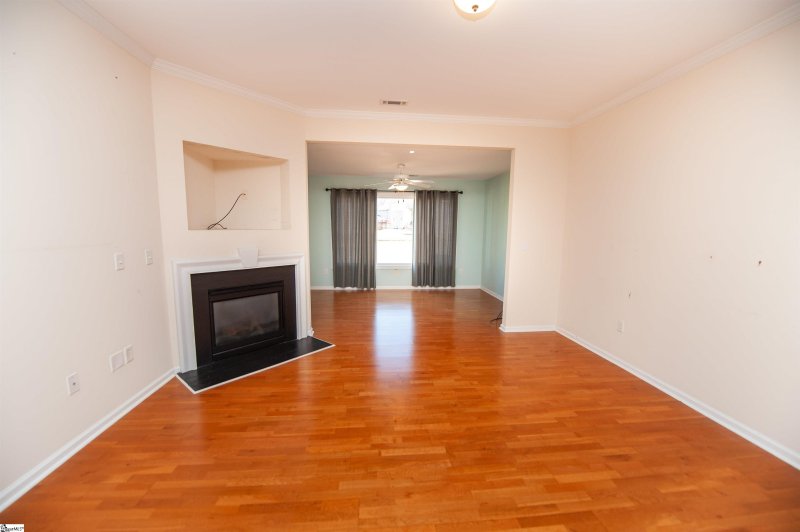 Property image 2 of 238 Stewarts Landing in Glen Lake, Boiling Springs, SC 29316