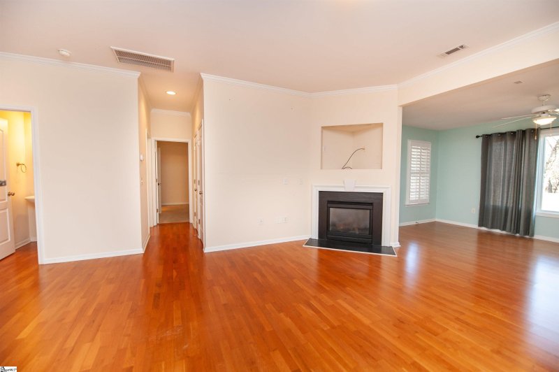 Property image 3 of 238 Stewarts Landing in Glen Lake, Boiling Springs, SC 29316