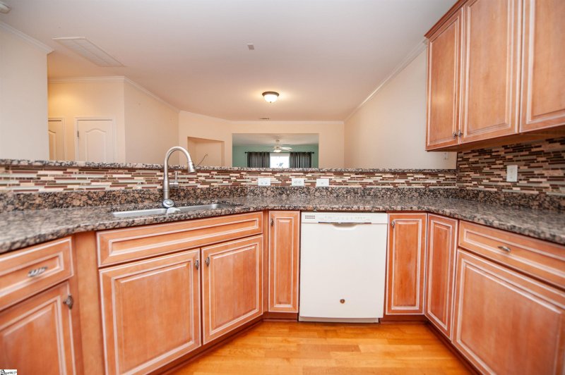 Property image 5 of 238 Stewarts Landing in Glen Lake, Boiling Springs, SC 29316