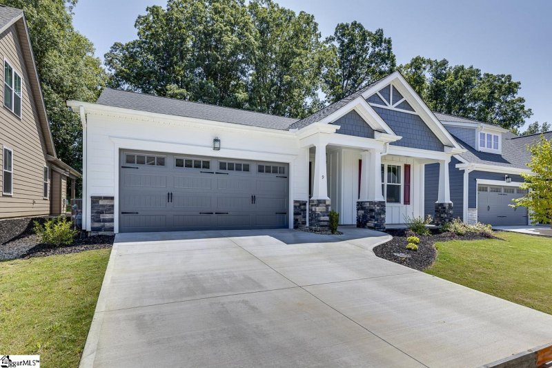 Property image 2 at 9 Pineglen Court, Simpsonville, SC 29680
