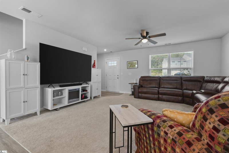 Property image 4 at 216 Burr Oak Lane, Piedmont, SC 29673