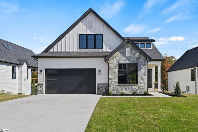 Property image 2 at 122 Winding Rock Road, Simpsonville, SC 29680