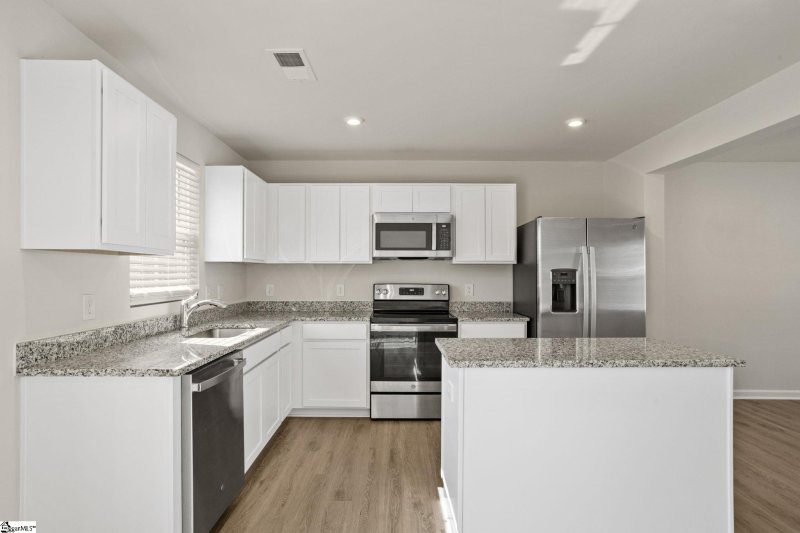 Property image 3 at 116 Sligh Way, Easley, SC 29642-1683