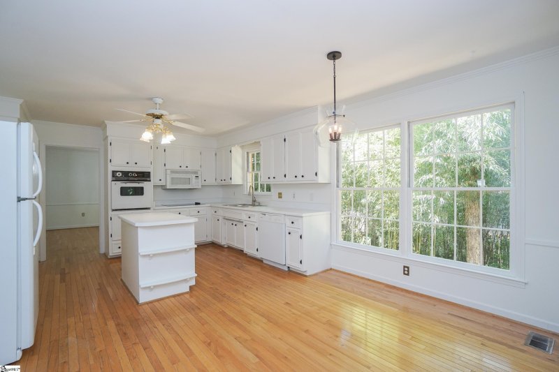 Property image 5 at 304 Middle Brook Court, Greer, SC 29650