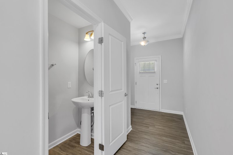 Property image 4 at 125 Roundtree Drive, Simpsonville, SC 29681