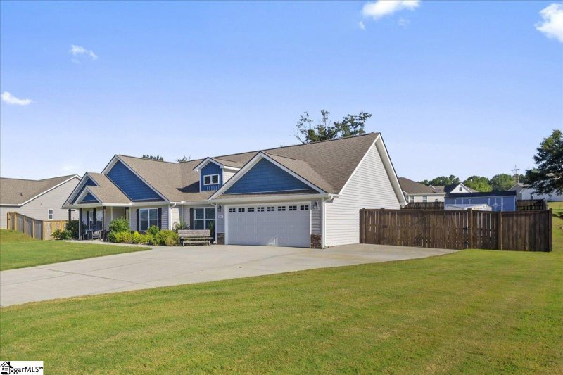 Property image 2 at 844 W Keepsake Lane, Inman, SC 29349