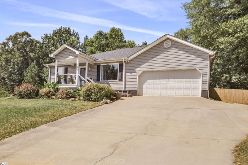 Property image 2 at 243 Hallmark Circle, Easley, SC 29642