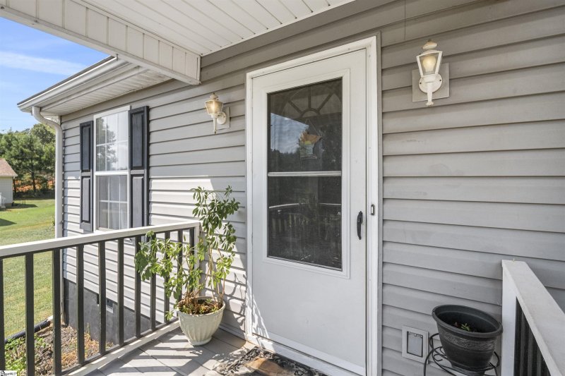 Property image 3 at 243 Hallmark Circle, Easley, SC 29642