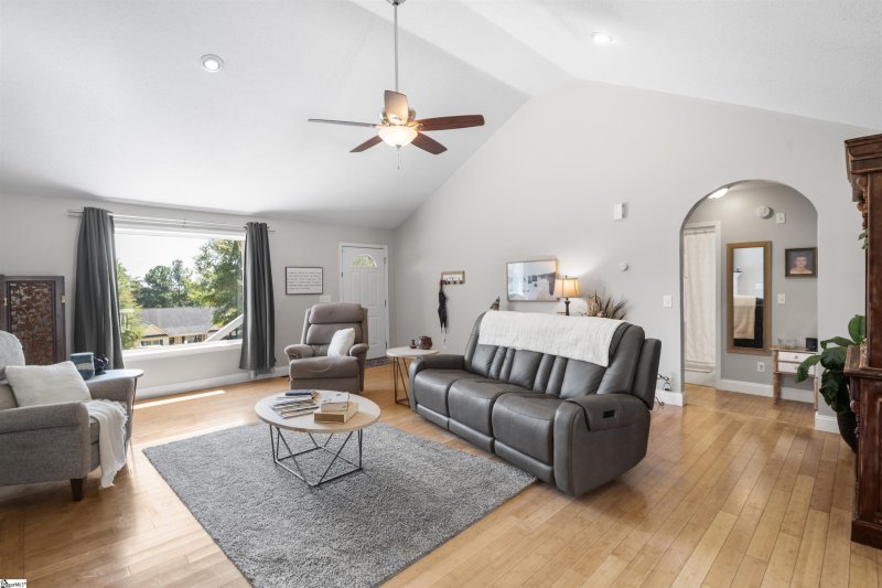 Property image 4 at 243 Hallmark Circle, Easley, SC 29642