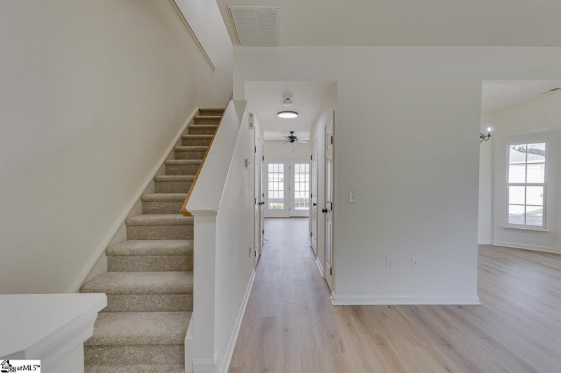 Property image 4 at 300 Moonstone Drive, Mauldin, SC 29662