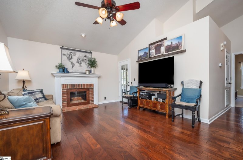 Property image 4 at 413 Fairdale Drive, Simpsonville, SC 29681