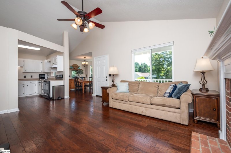 Property image 5 at 413 Fairdale Drive, Simpsonville, SC 29681