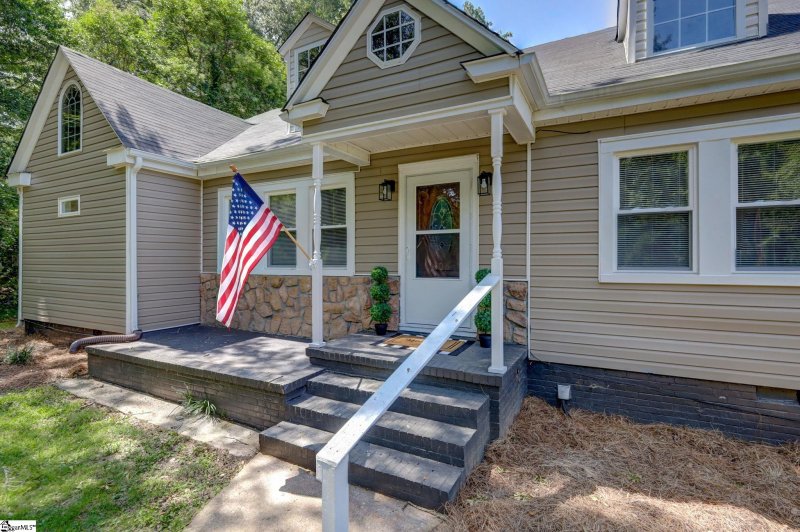 Property image 2 at 208 Brookside Road, Spartanburg, SC 29301