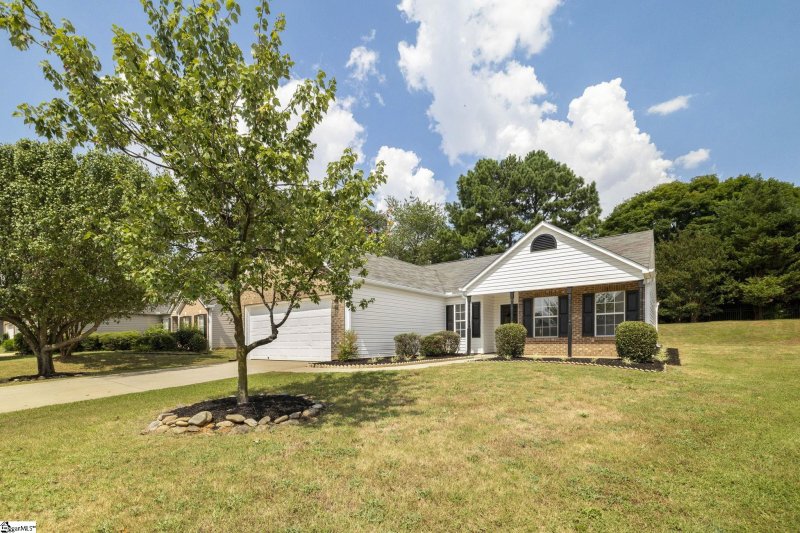 Property image 2 at 110 Peach Grove Place, Mauldin, SC 29662