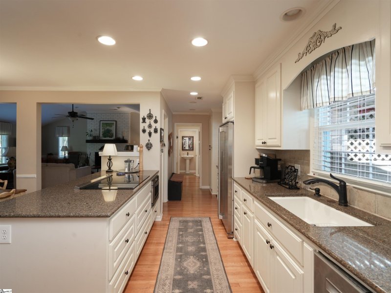 Property image 4 at 518 Lancelot Drive, Simpsonville, SC 29681