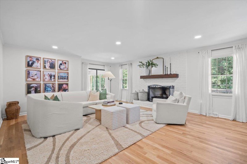 Property image 5 at 208 W Silverleaf Street, Greer, SC 29650-2751