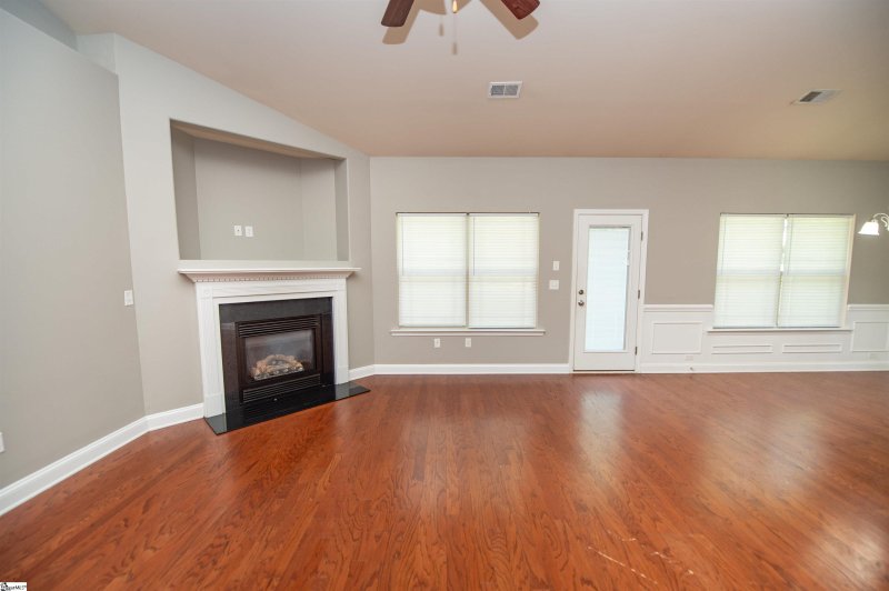 Property image 2 at 847 Bayshore Lane, Moore, SC 29369