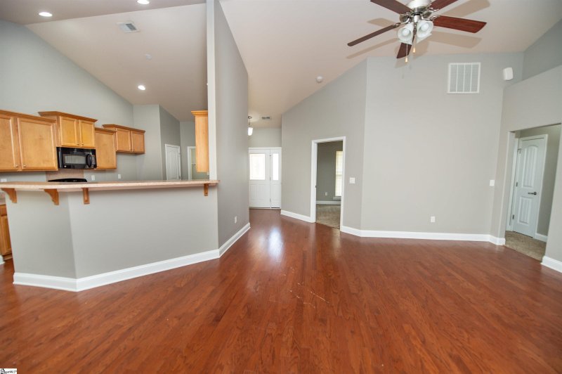 Property image 4 at 847 Bayshore Lane, Moore, SC 29369