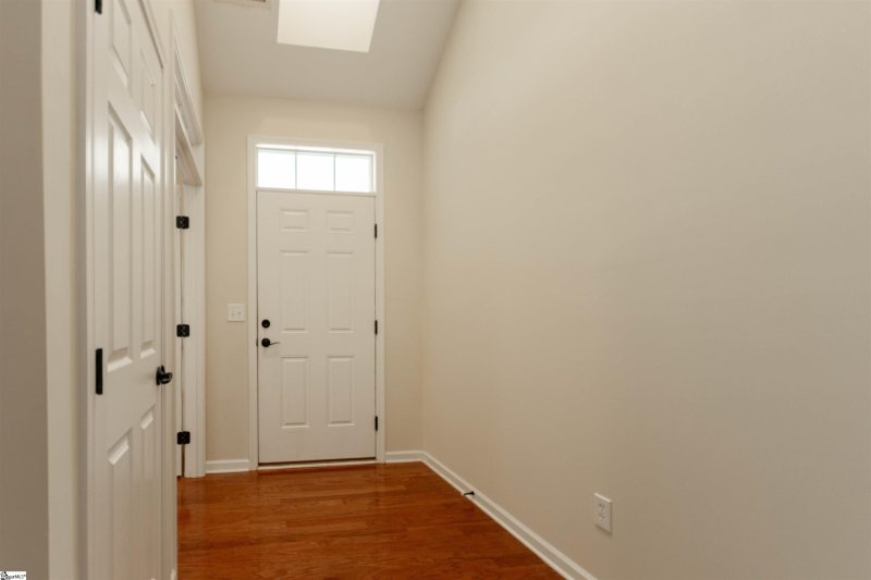 Property image 2 at 109 ALDERSHOT Way, Simpsonville, SC 29681