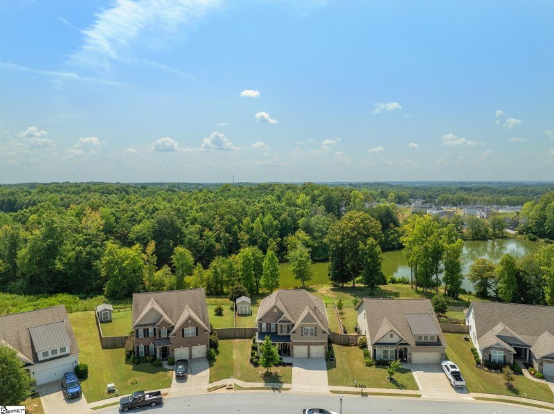 Property image 2 at 191 Willowbottom Drive, Greer, SC 29651