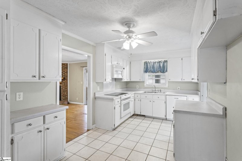Property image 3 at 127 Brookbend Road, Mauldin, SC 29662