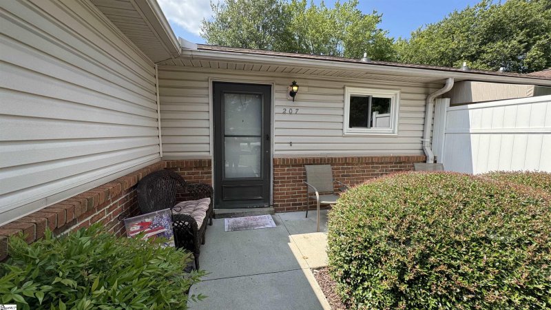 Property image 2 at 207 Lakeside Circle, Greenville, SC 29615