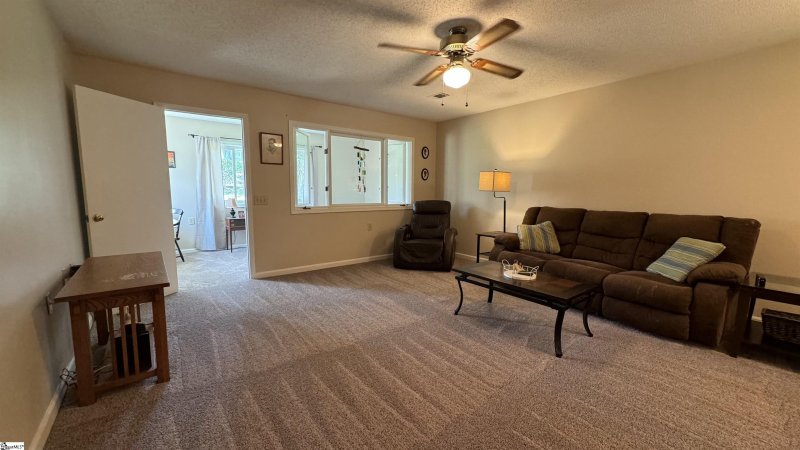 Property image 4 at 207 Lakeside Circle, Greenville, SC 29615