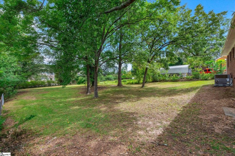 Property image 2 at 107 High Valley Boulevard, Greenville, SC 29605-4745