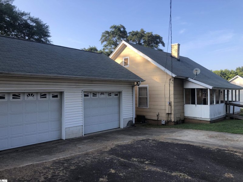 Property image 3 at 4 25th Street, Greer, SC 29651