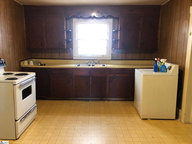 Property image 4 at 4 25th Street, Greer, SC 29651