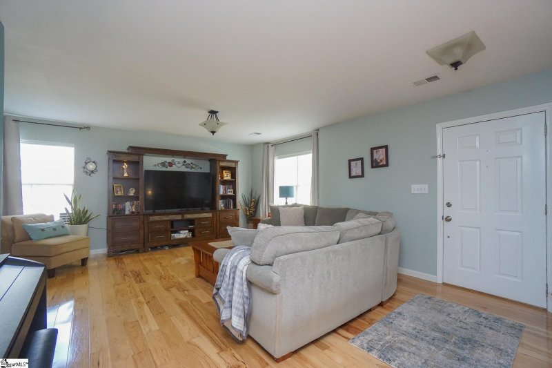 Property image 3 at 405 Penobscot Court, Simpsonville, SC 29681