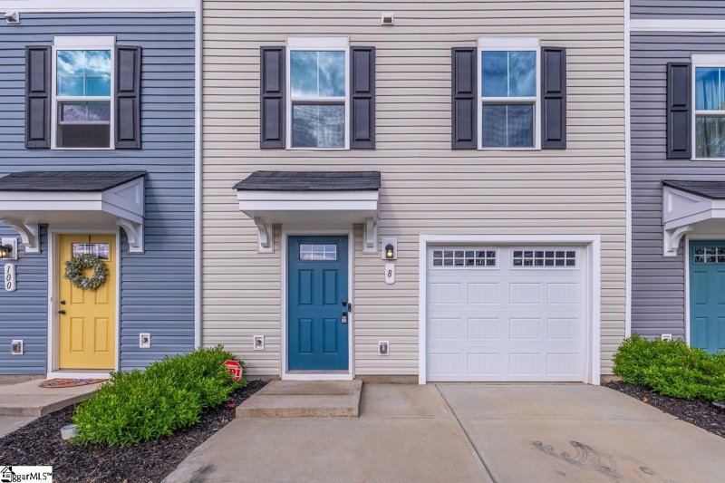 Property image 2 at 8 Bearmont Trail, Greenville, SC 29617