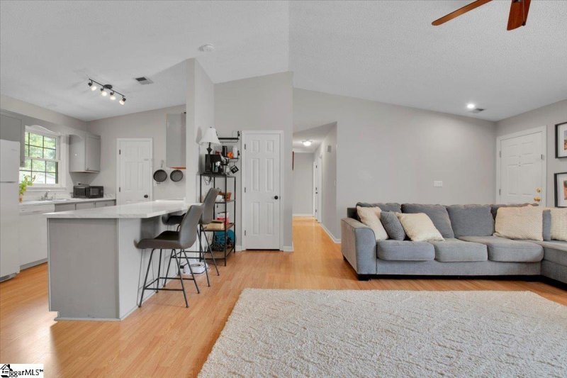 Property image 2 at 29 Chinaberry Lane, Simpsonville, SC 29680