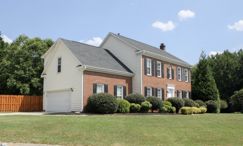 Property image 2 at 1 Golden Oak Court, Simpsonville, SC 29681