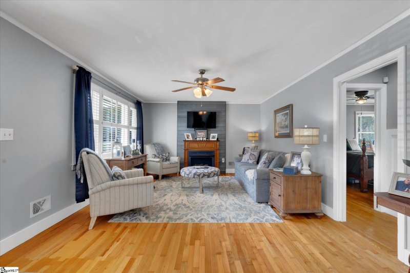 Property image 4 at 213 Courtney Circle, Greenville, SC 29617