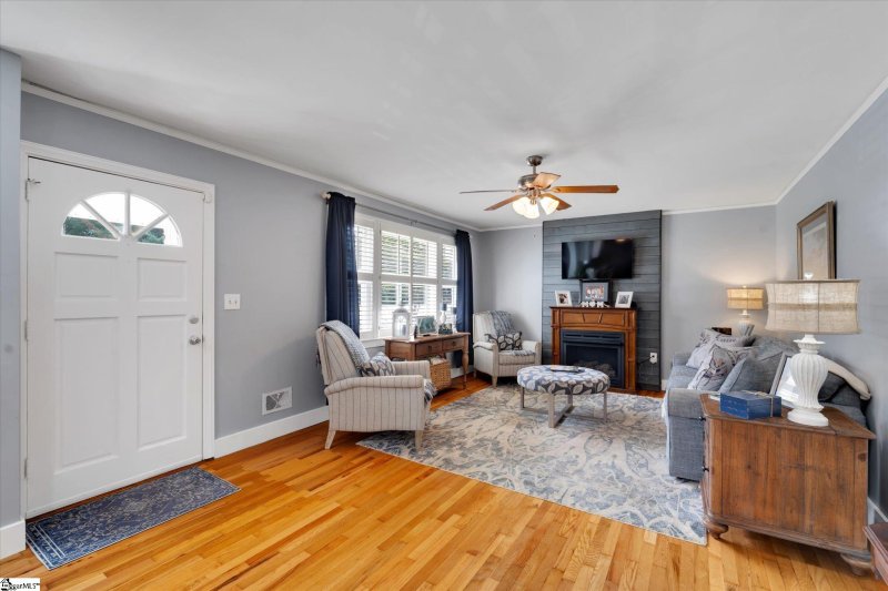 Property image 5 at 213 Courtney Circle, Greenville, SC 29617