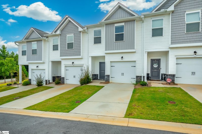 Property image 2 at 112 Crestwind Drive, Greenville, SC 29607