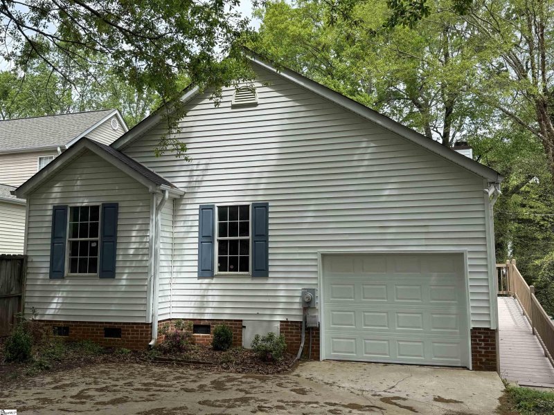 Townes Square, Greenville community